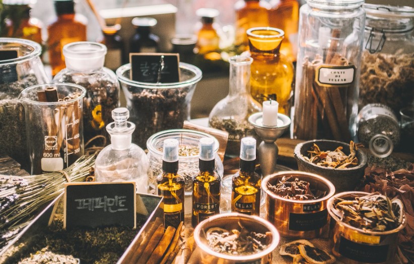 il profumo e la sua evoluzione nel tempo farmacia favero